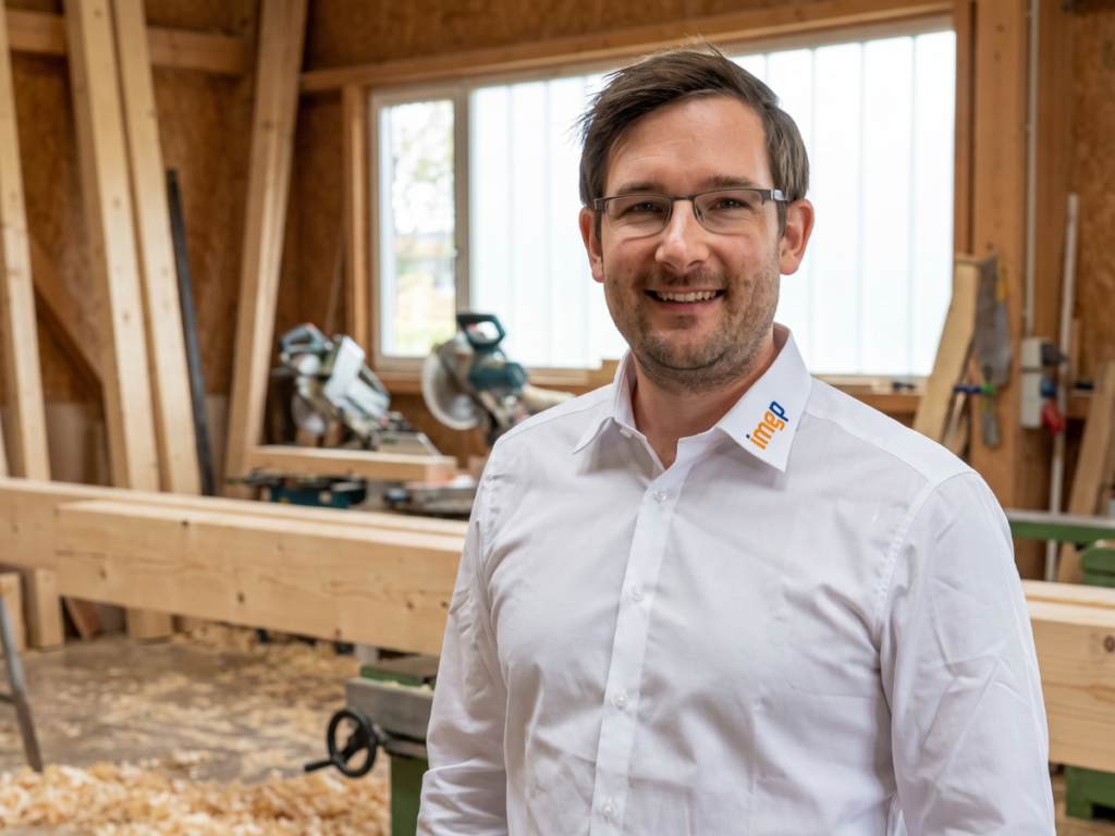 Florian Strauss als Fachkraft für Arbeitssicherheit und Moderator von Arbeitsschutz-Workshops